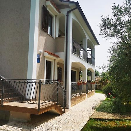 Garden Apartment Maria Vrsar Kültér fotó