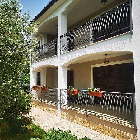 Garden Apartment Maria Vrsar Kültér fotó