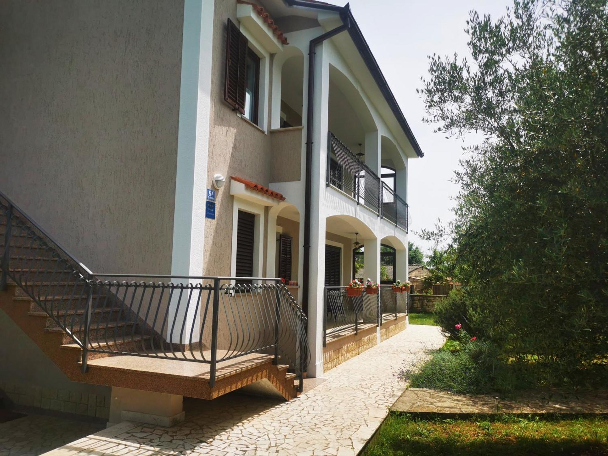 Garden Apartment Maria Vrsar Kültér fotó