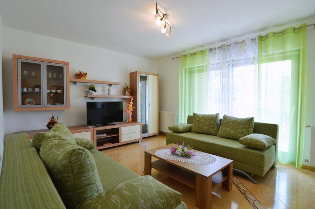 Garden Apartment Maria Vrsar Kültér fotó